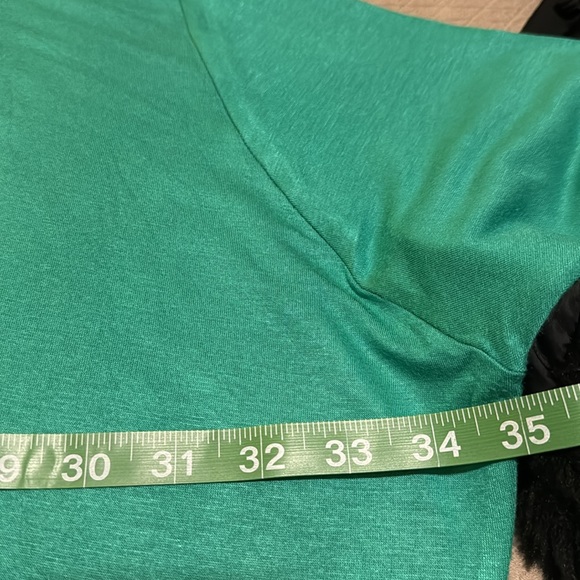 Emerald / Kelly green loose fit tunic top - Medium - runs large - so easy & soft - Picture 6 of 6